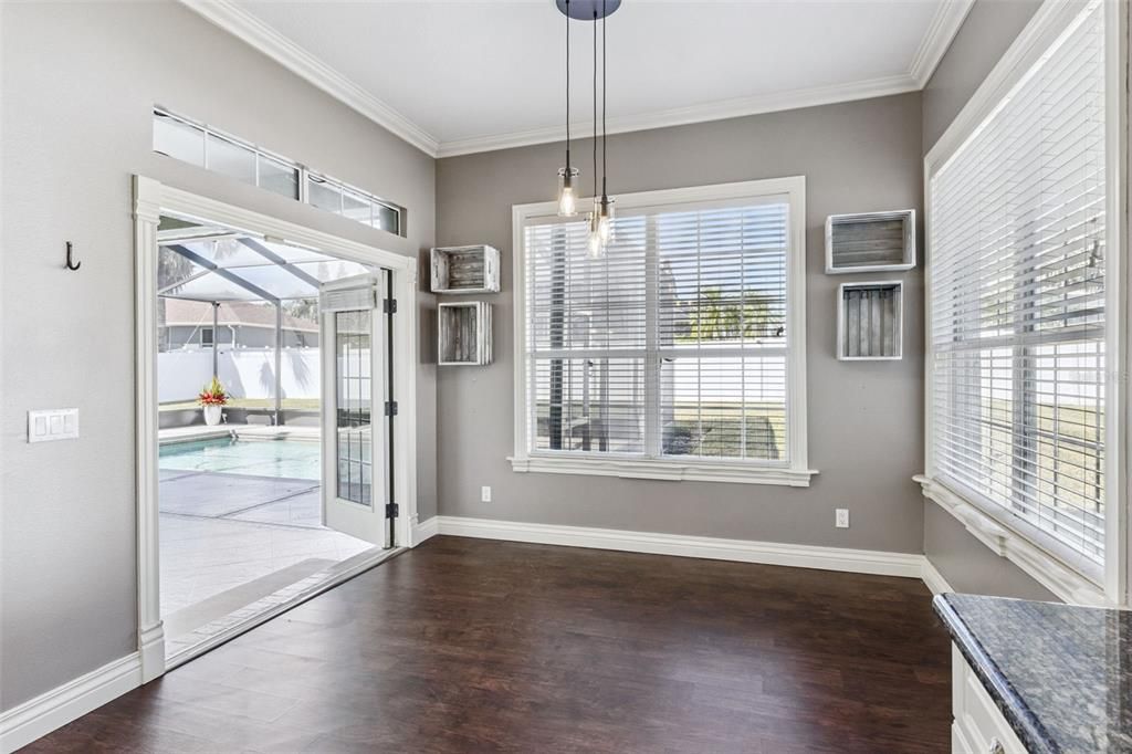 合同活跃: $499,900 (4 贝兹, 2 浴室, 2177 平方英尺)