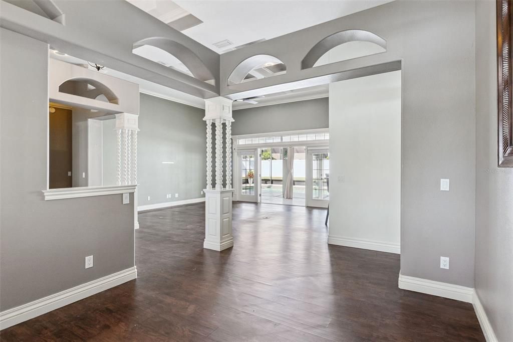 合同活跃: $499,900 (4 贝兹, 2 浴室, 2177 平方英尺)