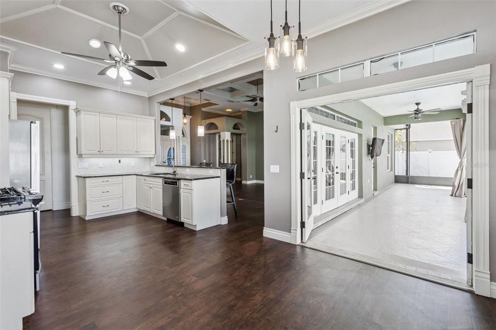 合同活跃: $499,900 (4 贝兹, 2 浴室, 2177 平方英尺)