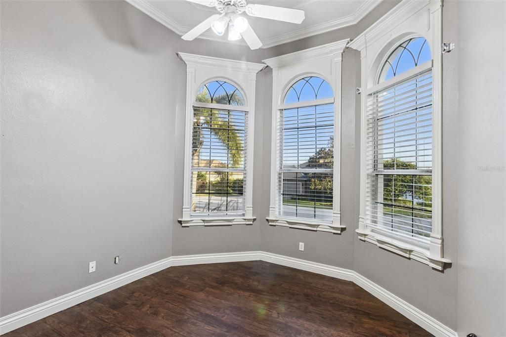 合同活跃: $499,900 (4 贝兹, 2 浴室, 2177 平方英尺)