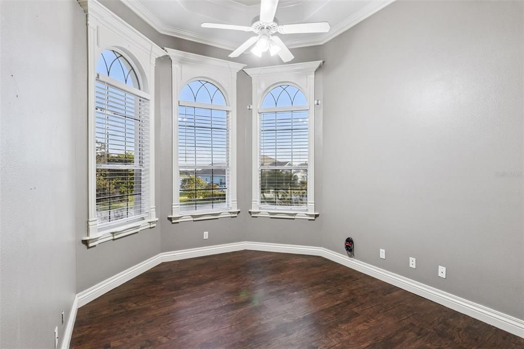 合同活跃: $499,900 (4 贝兹, 2 浴室, 2177 平方英尺)