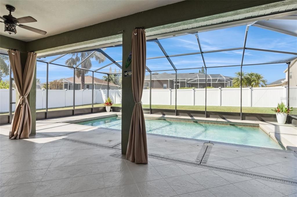 合同活跃: $499,900 (4 贝兹, 2 浴室, 2177 平方英尺)