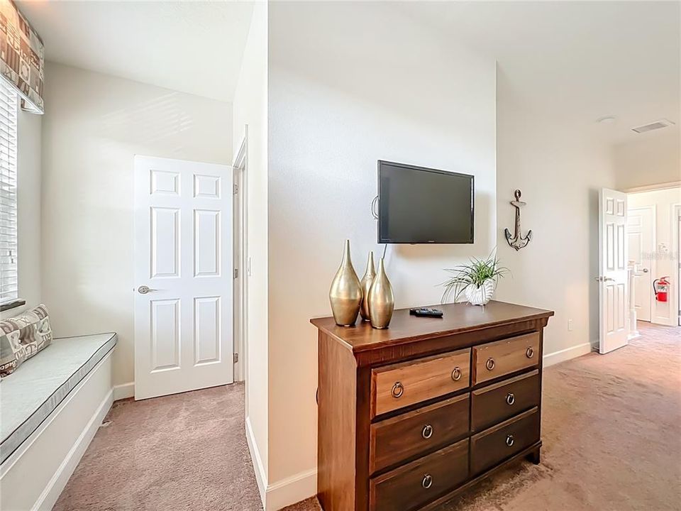 合同活跃: $313,000 (3 贝兹, 3 浴室, 1512 平方英尺)