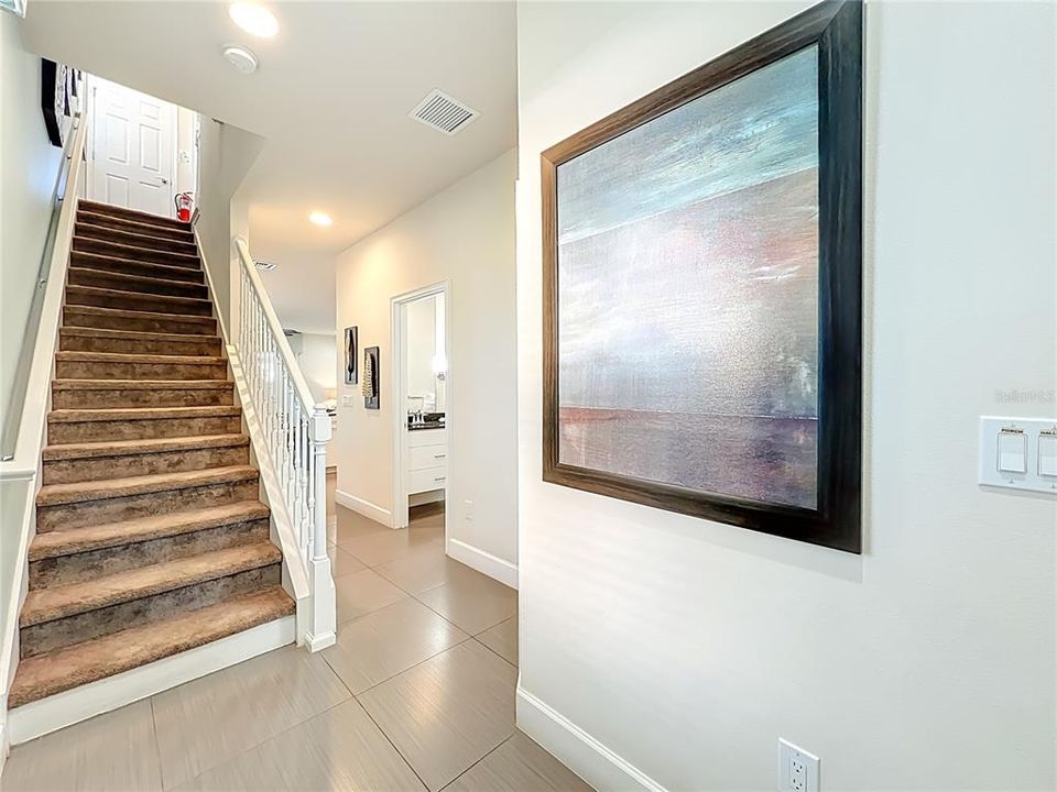 合同活跃: $313,000 (3 贝兹, 3 浴室, 1512 平方英尺)