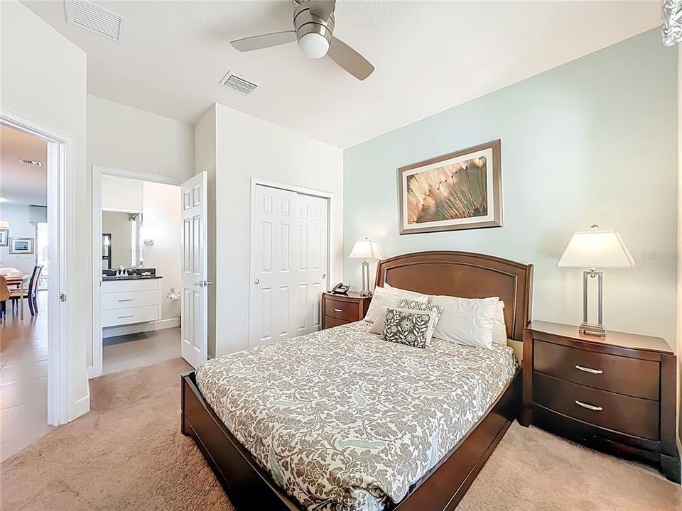 合同活跃: $313,000 (3 贝兹, 3 浴室, 1512 平方英尺)