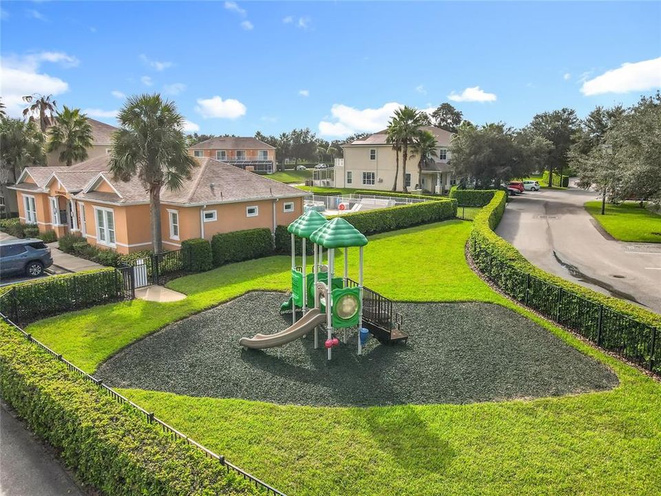 合同活跃: $313,000 (3 贝兹, 3 浴室, 1512 平方英尺)