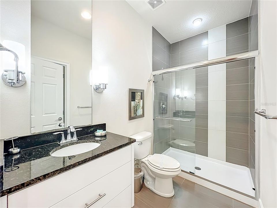 合同活跃: $313,000 (3 贝兹, 3 浴室, 1512 平方英尺)