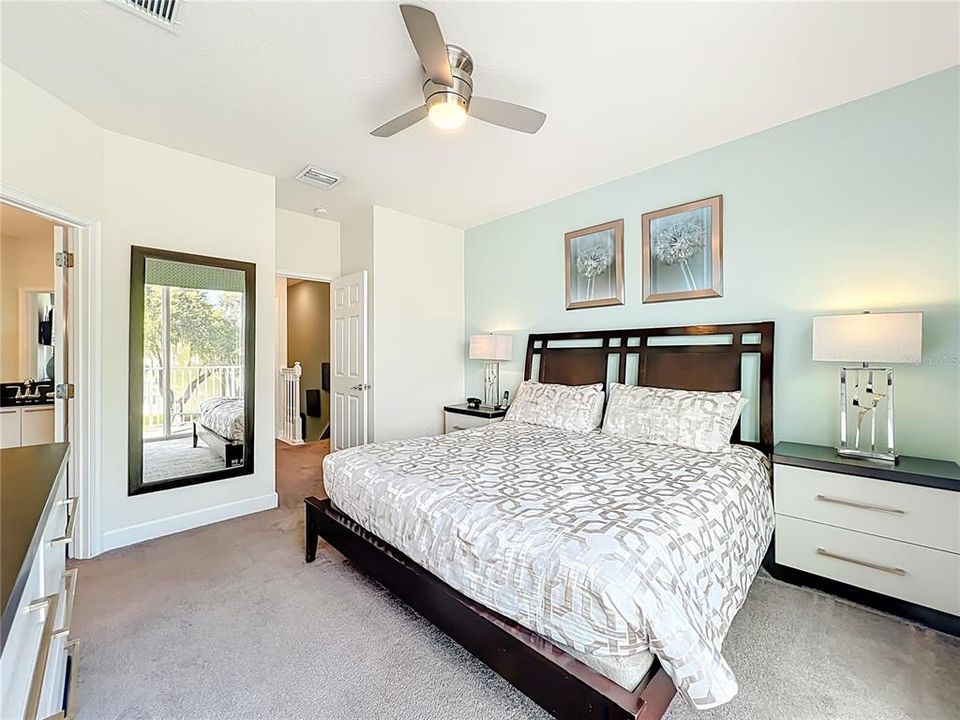 合同活跃: $313,000 (3 贝兹, 3 浴室, 1512 平方英尺)