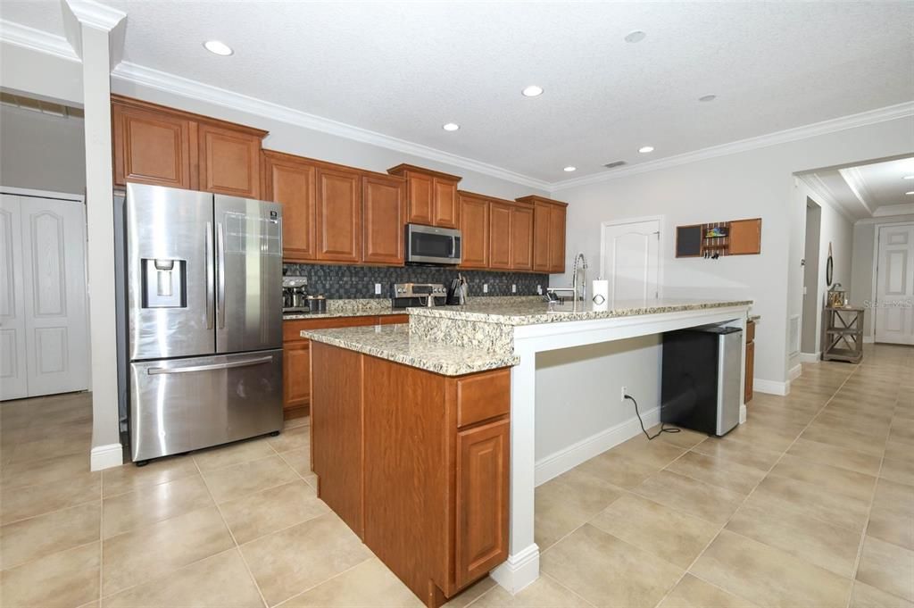 Под контрактом: $489,000 (4 спален, 3 ванн, 2695 Квадратных фут)