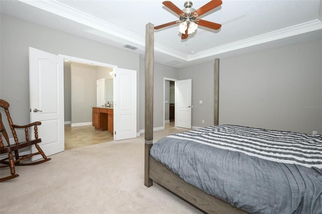 Под контрактом: $489,000 (4 спален, 3 ванн, 2695 Квадратных фут)