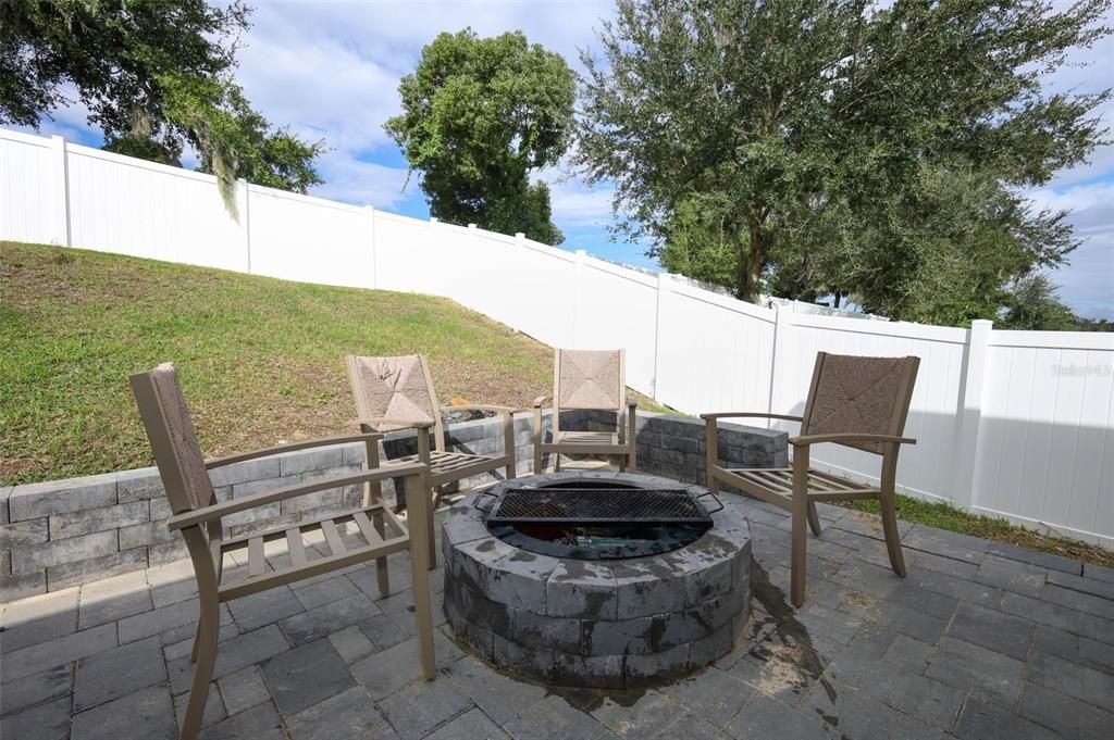 Под контрактом: $489,000 (4 спален, 3 ванн, 2695 Квадратных фут)