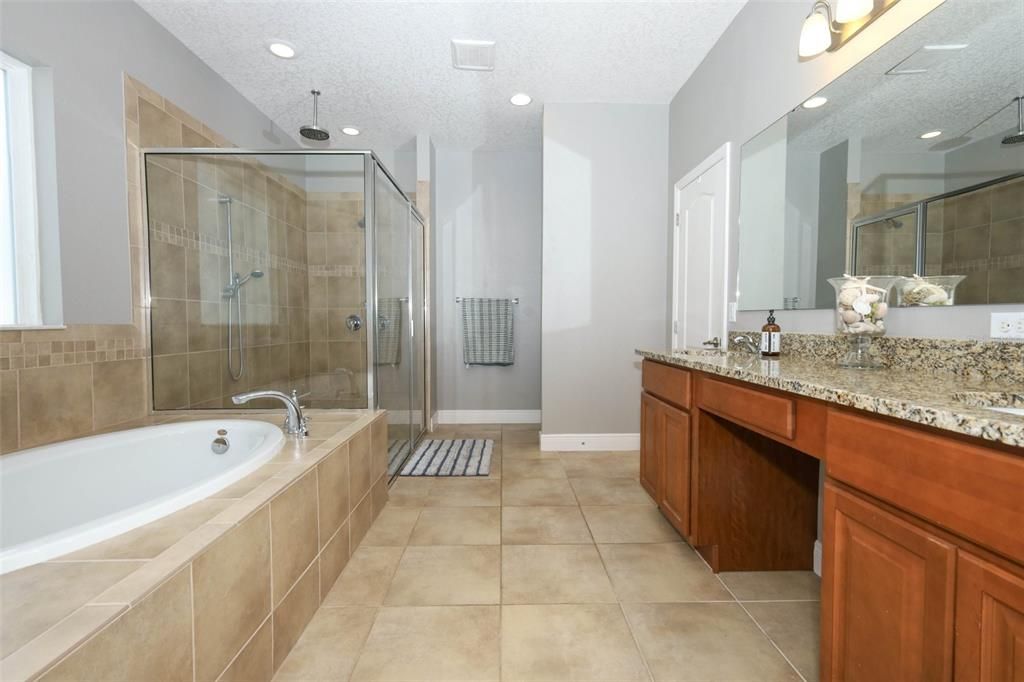 Под контрактом: $489,000 (4 спален, 3 ванн, 2695 Квадратных фут)