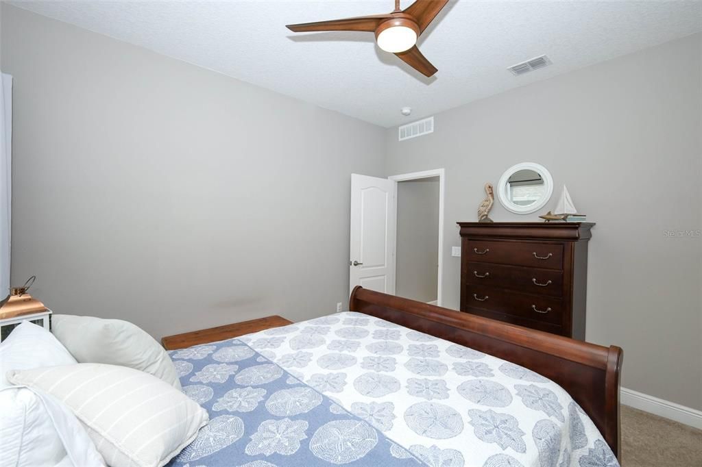 Под контрактом: $489,000 (4 спален, 3 ванн, 2695 Квадратных фут)