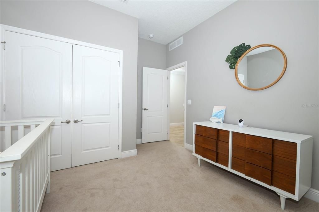 Под контрактом: $489,000 (4 спален, 3 ванн, 2695 Квадратных фут)