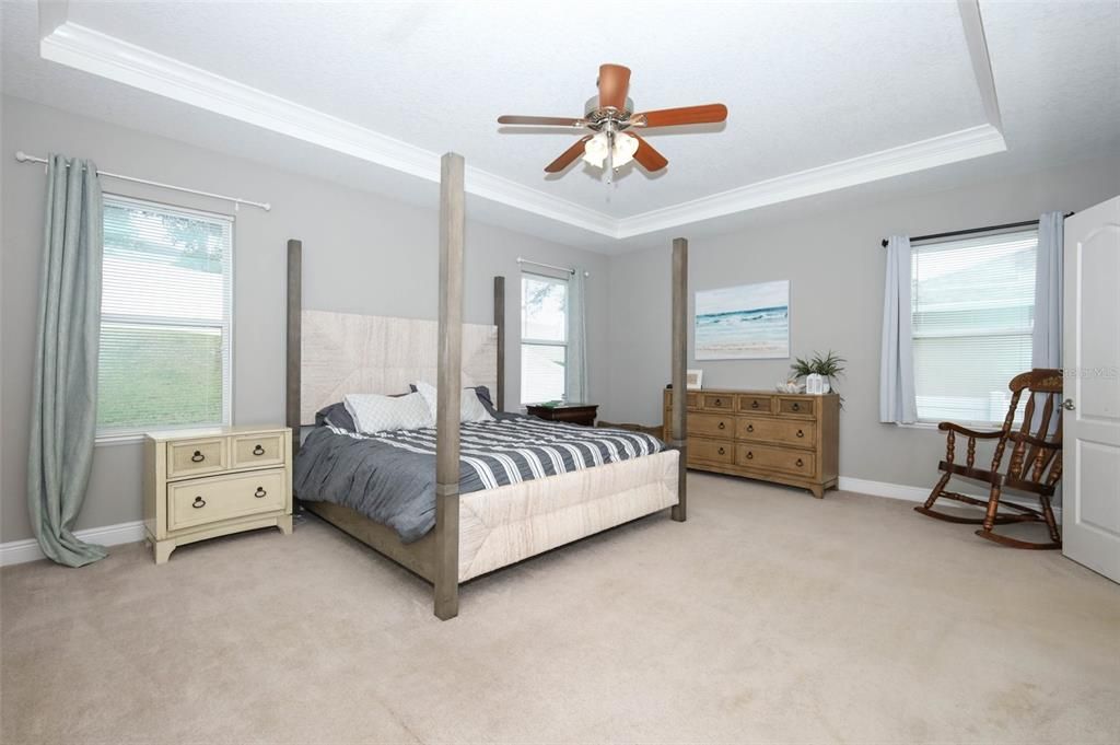 Под контрактом: $489,000 (4 спален, 3 ванн, 2695 Квадратных фут)