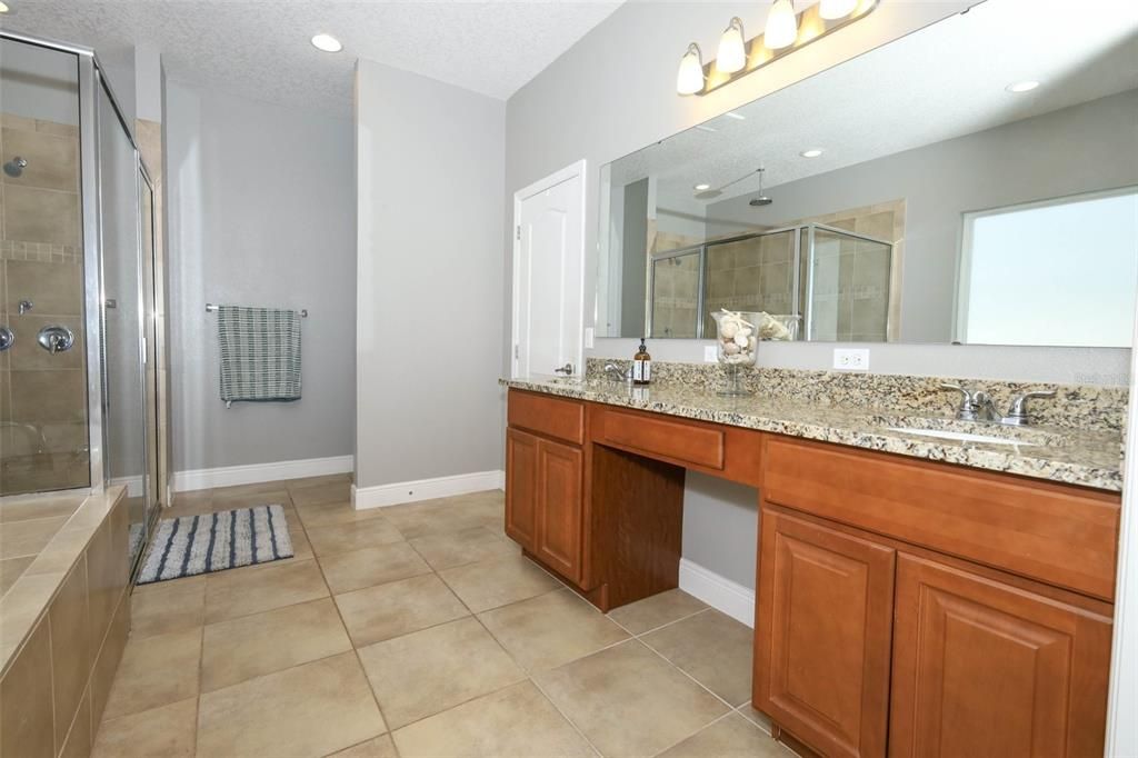 Под контрактом: $489,000 (4 спален, 3 ванн, 2695 Квадратных фут)