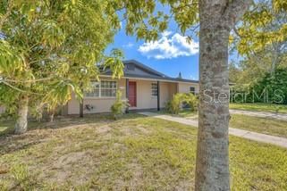 For Sale: $229,999 (2 beds, 1 baths, 1353 Square Feet)