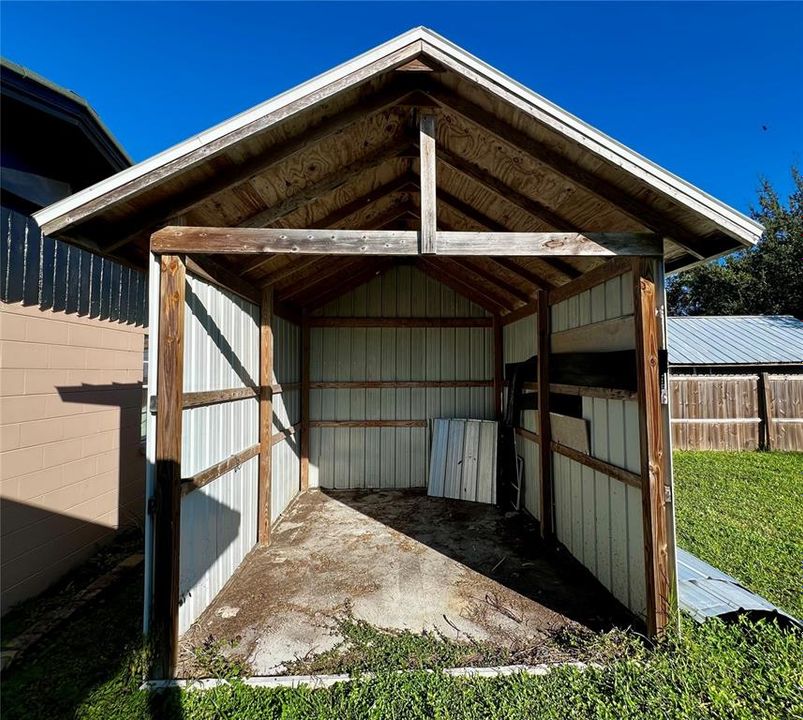 For Sale: $229,999 (2 beds, 1 baths, 1353 Square Feet)