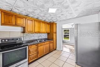 For Sale: $229,999 (2 beds, 1 baths, 1353 Square Feet)