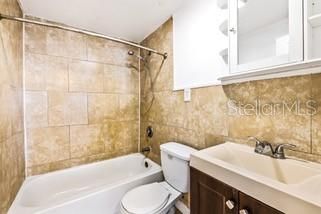 For Sale: $229,999 (2 beds, 1 baths, 1353 Square Feet)