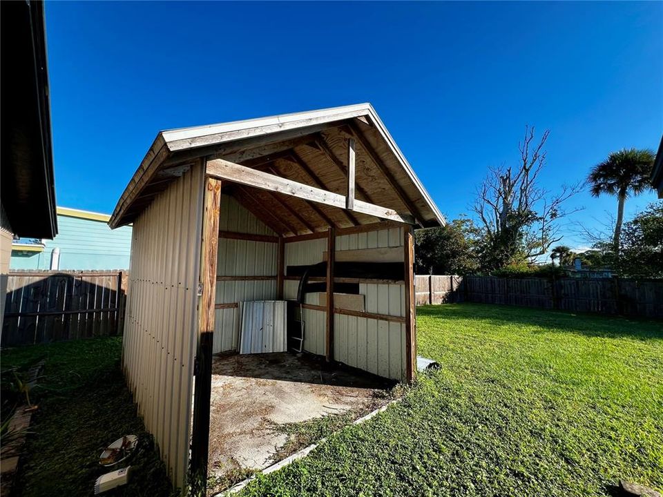 For Sale: $229,999 (2 beds, 1 baths, 1353 Square Feet)