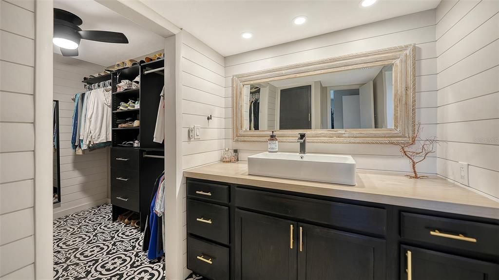 Под контрактом: $689,000 (2 спален, 2 ванн, 1312 Квадратных фут)