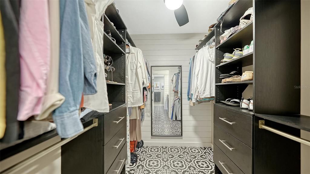 Под контрактом: $689,000 (2 спален, 2 ванн, 1312 Квадратных фут)