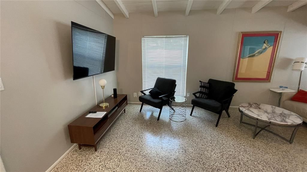 出租: $4,500 (3 贝兹, 2 浴室, 1270 平方英尺)