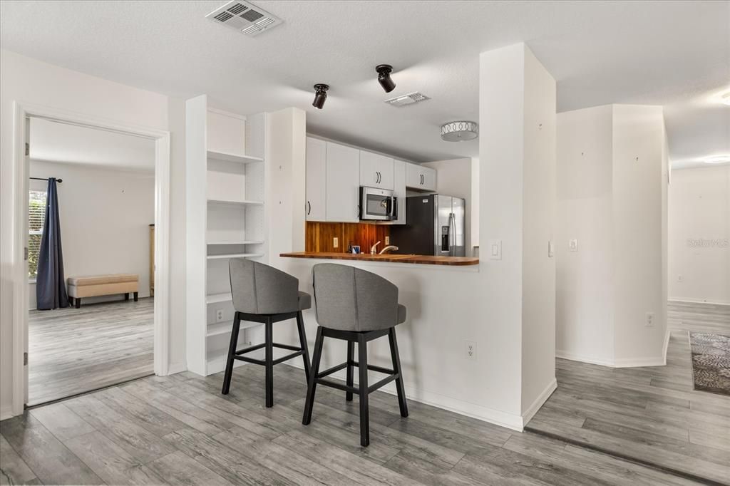 For Sale: $299,000 (3 beds, 3 baths, 1856 Square Feet)