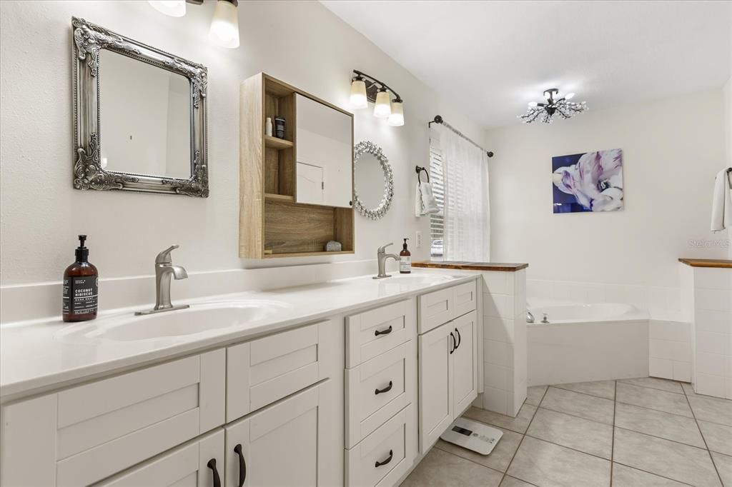 For Sale: $299,000 (3 beds, 3 baths, 1856 Square Feet)