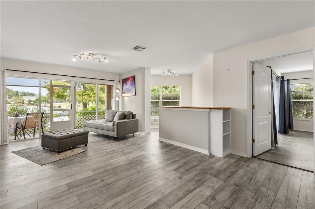 For Sale: $299,000 (3 beds, 3 baths, 1856 Square Feet)