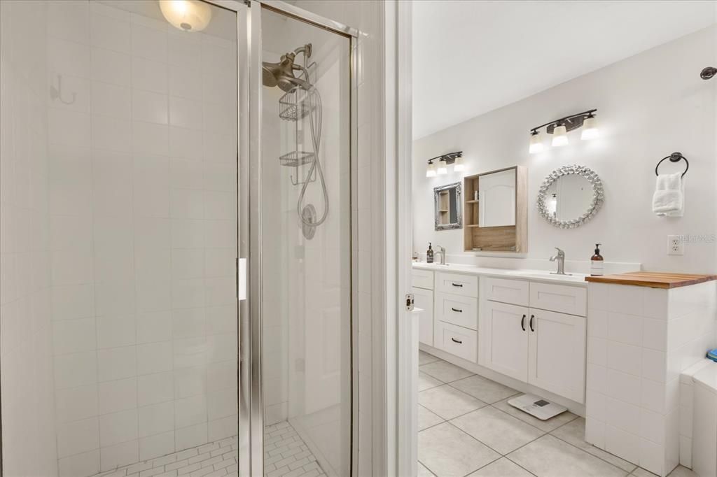 For Sale: $299,000 (3 beds, 3 baths, 1856 Square Feet)