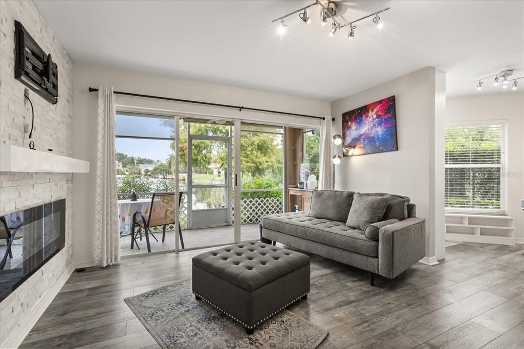 For Sale: $299,000 (3 beds, 3 baths, 1856 Square Feet)