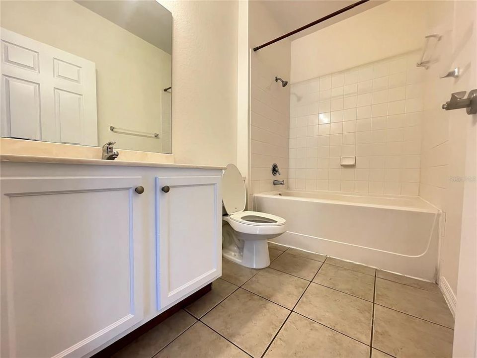 For Rent: $2,250 (3 beds, 2 baths, 1465 Square Feet)