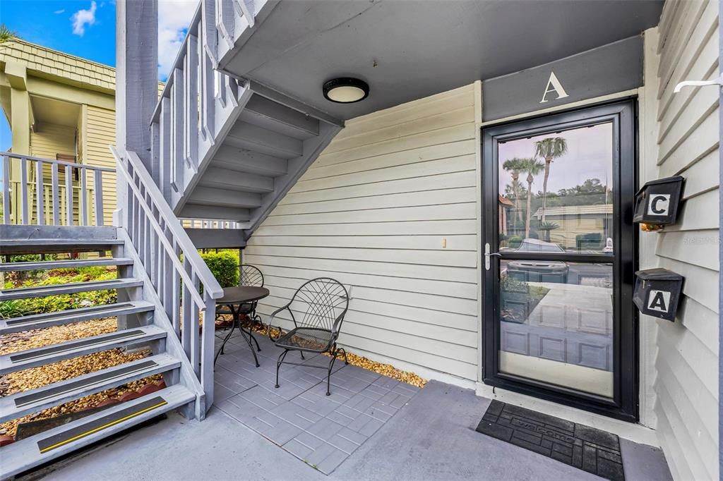 待售: $165,000 (2 贝兹, 2 浴室, 1156 平方英尺)