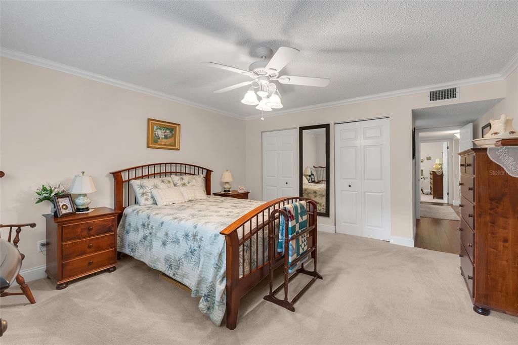 待售: $165,000 (2 贝兹, 2 浴室, 1156 平方英尺)