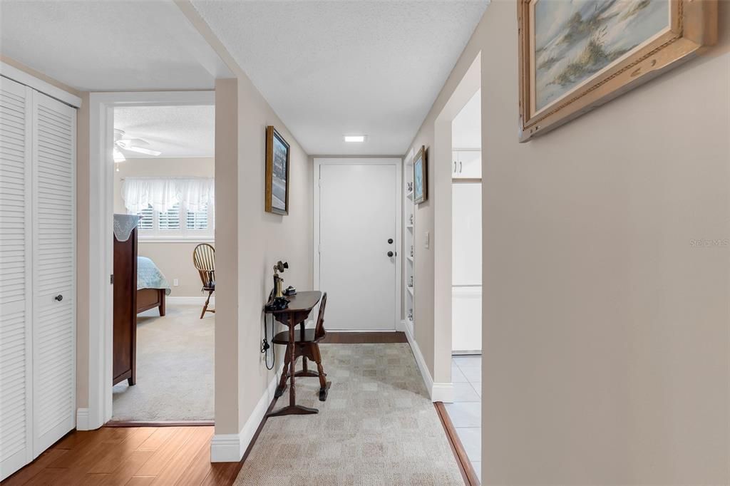 待售: $165,000 (2 贝兹, 2 浴室, 1156 平方英尺)