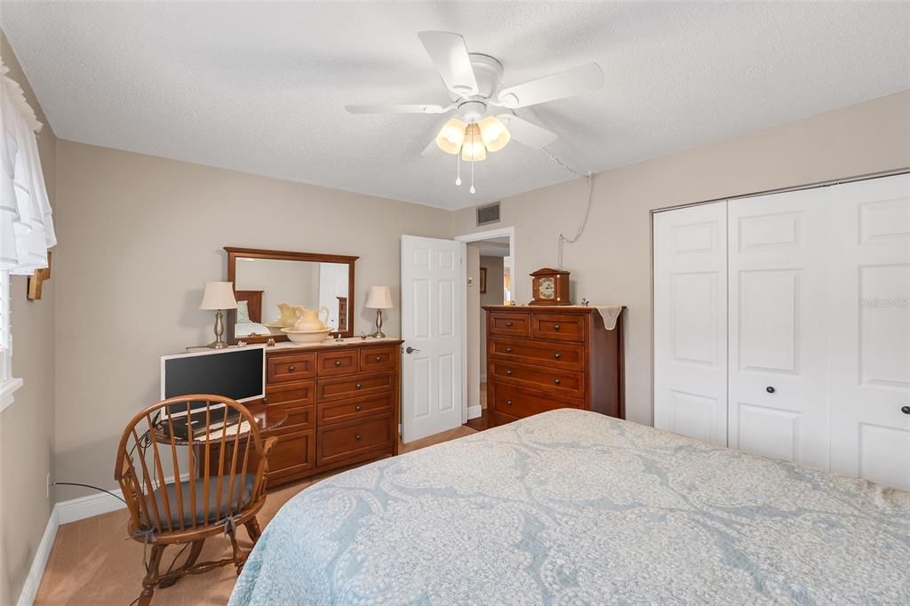 待售: $165,000 (2 贝兹, 2 浴室, 1156 平方英尺)