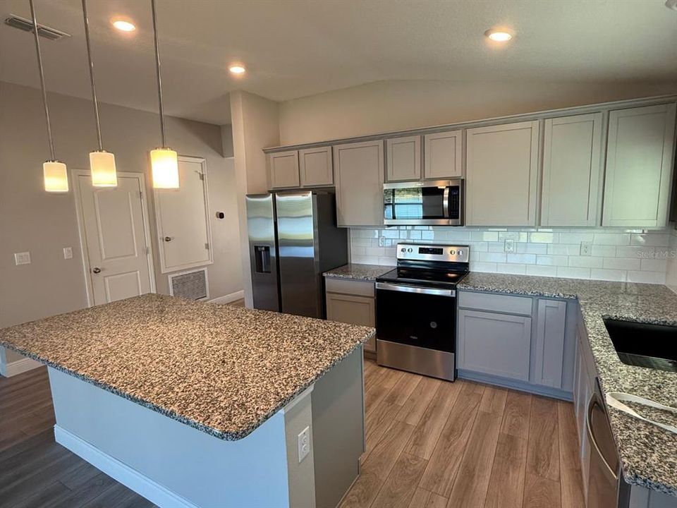 En Renta: $2,680 (4 camas, 2 baños, 1701 Pies cuadrados)