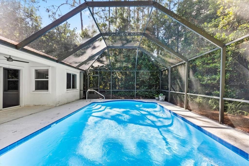 合同活跃: $338,900 (3 贝兹, 2 浴室, 1494 平方英尺)