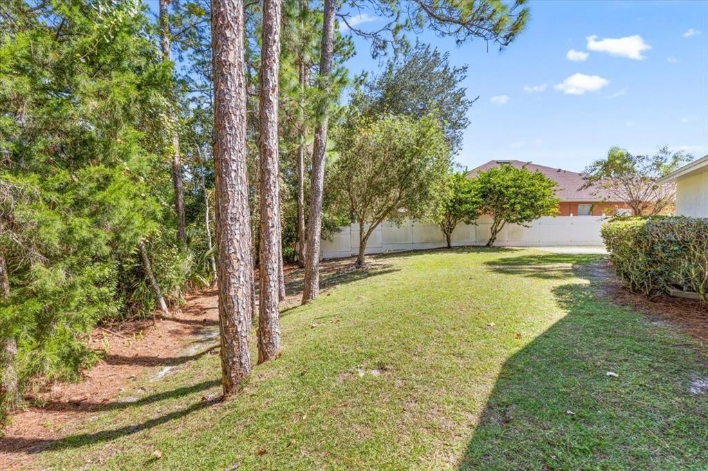 合同活跃: $338,900 (3 贝兹, 2 浴室, 1494 平方英尺)