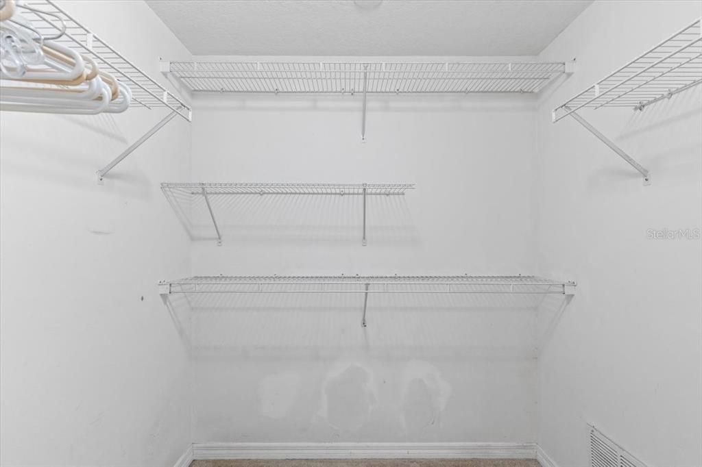 合同活跃: $338,900 (3 贝兹, 2 浴室, 1494 平方英尺)