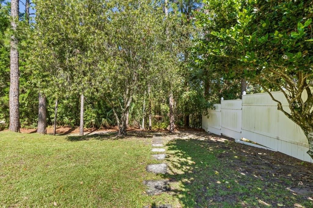 合同活跃: $338,900 (3 贝兹, 2 浴室, 1494 平方英尺)