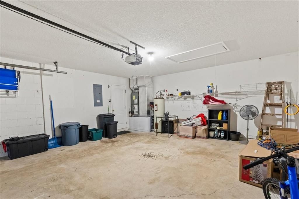 合同活跃: $338,900 (3 贝兹, 2 浴室, 1494 平方英尺)