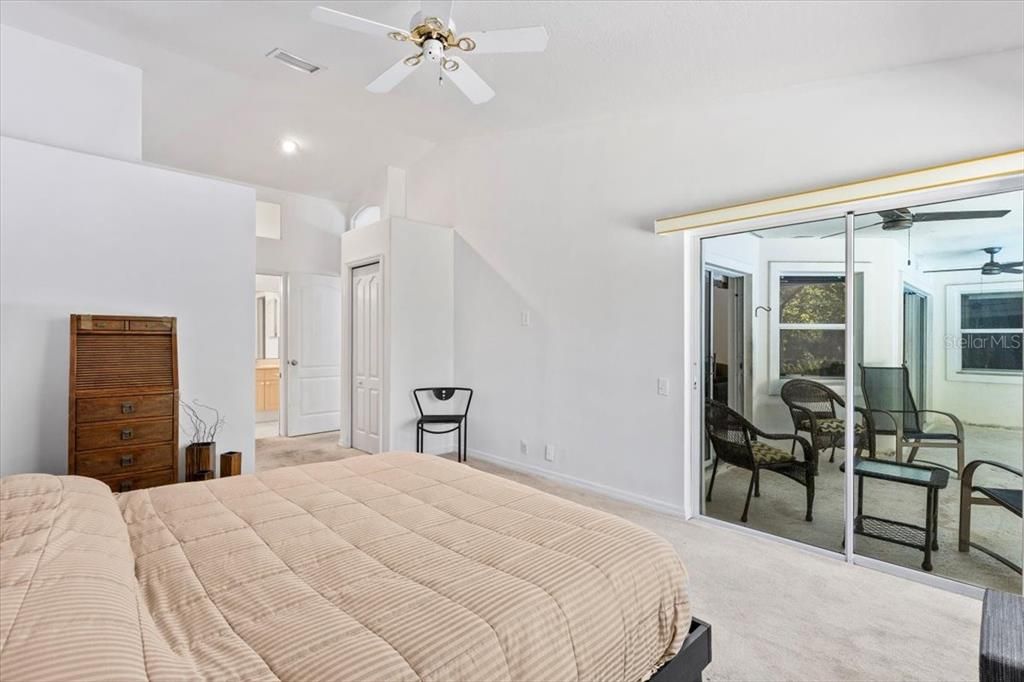 合同活跃: $338,900 (3 贝兹, 2 浴室, 1494 平方英尺)