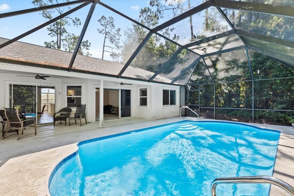 合同活跃: $338,900 (3 贝兹, 2 浴室, 1494 平方英尺)