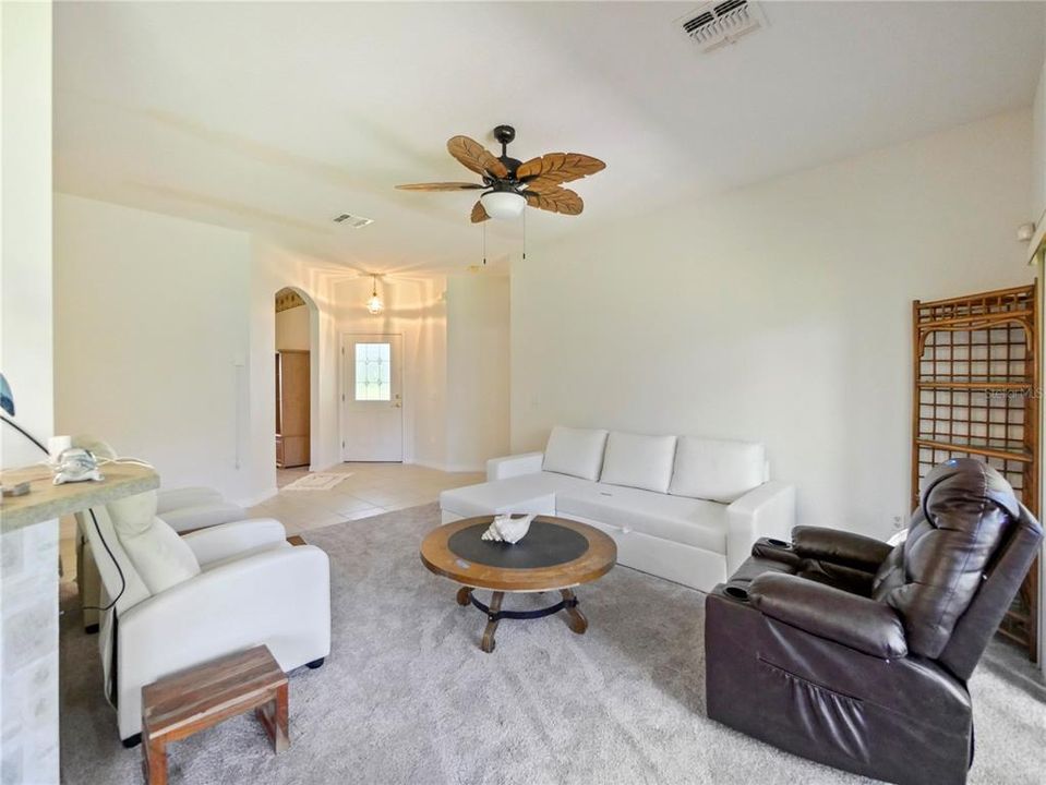 Active With Contract: $229,900 (2 beds, 2 baths, 1440 Square Feet)