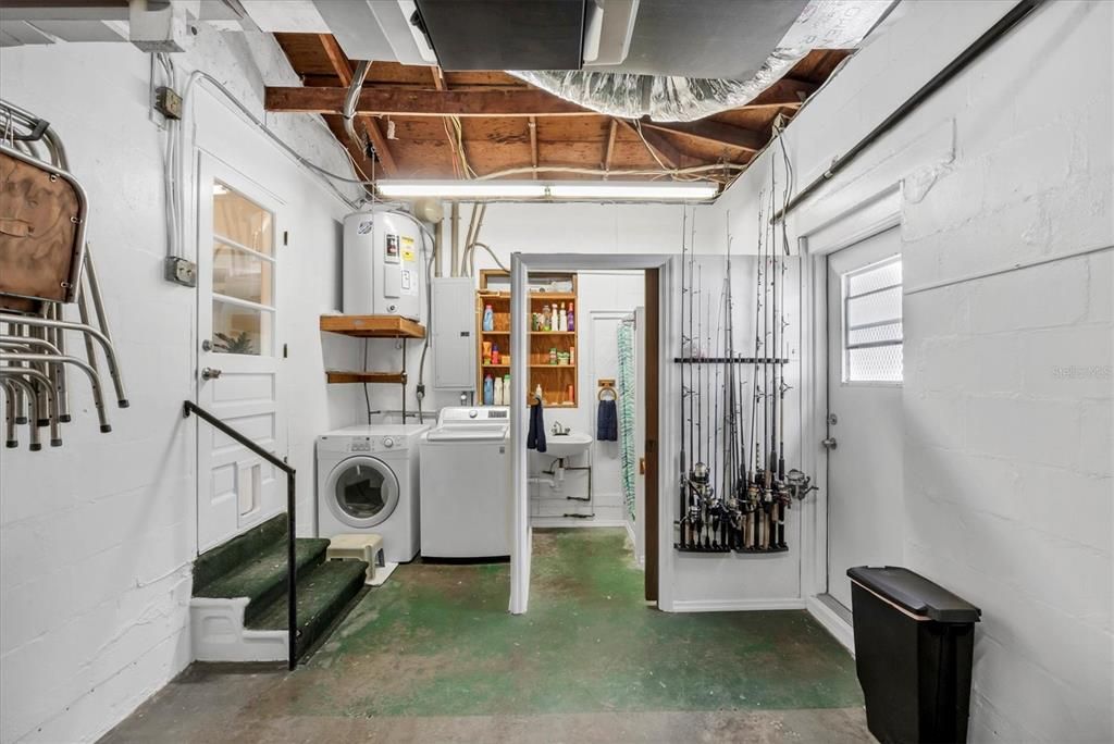 合同活跃: $598,000 (3 贝兹, 3 浴室, 1968 平方英尺)