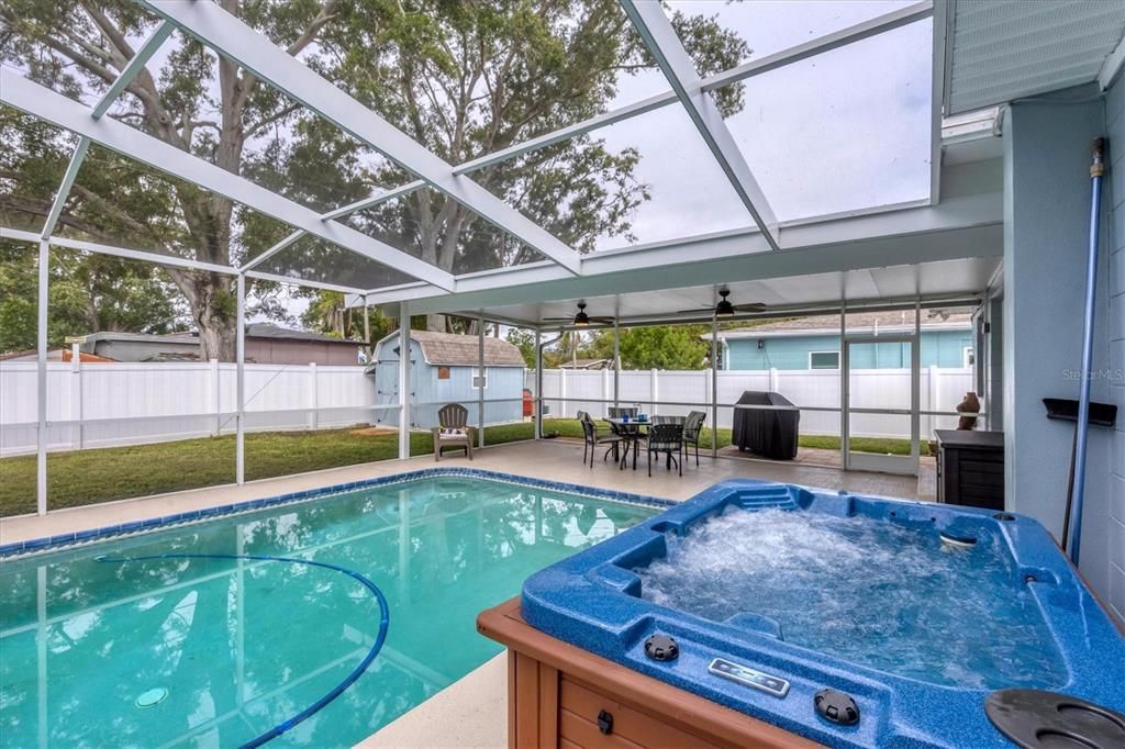 合同活跃: $598,000 (3 贝兹, 3 浴室, 1968 平方英尺)