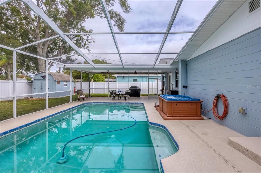 合同活跃: $598,000 (3 贝兹, 3 浴室, 1968 平方英尺)